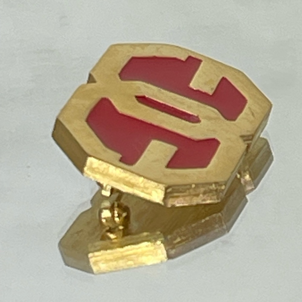 GIVENCHY GG Logo Gold Tone Brooch - Picture 5 of 6
